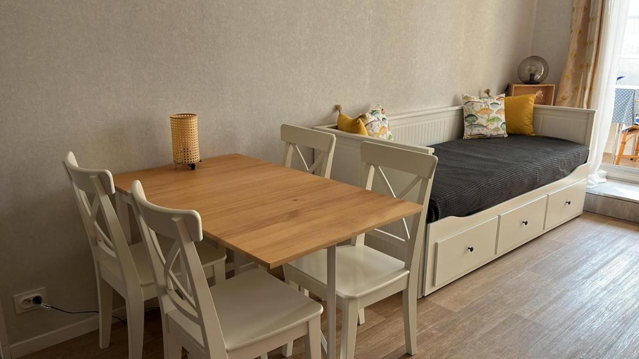 L'Escale Ensoleillee, 2 Pieces Sur Le Port Proche Juno Beach Курсёль-сюр-Мер Экстерьер фото