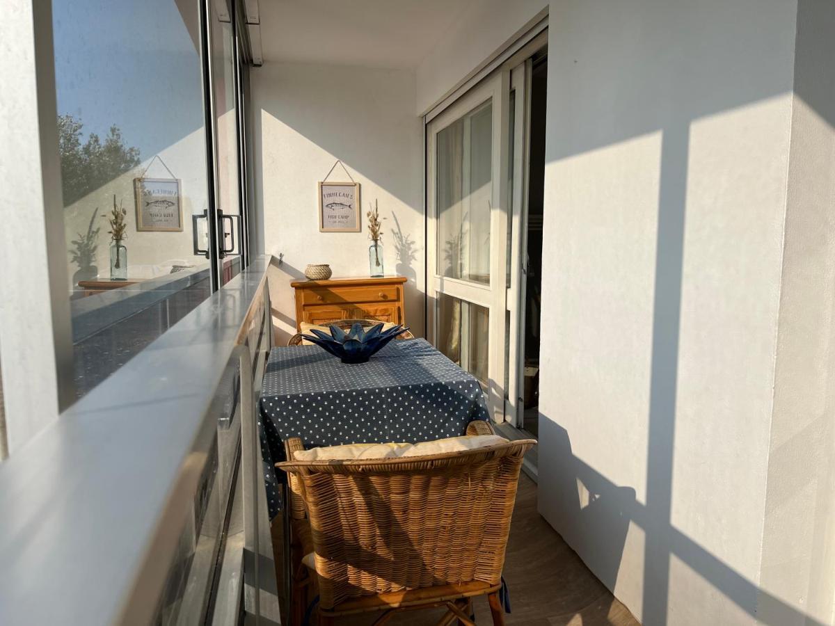 L'Escale Ensoleillee, 2 Pieces Sur Le Port Proche Juno Beach Курсёль-сюр-Мер Экстерьер фото